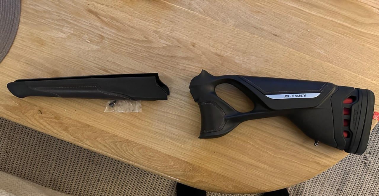 Blaser R8 Ultimate Schaft mit Vorderschaft – Bild 1