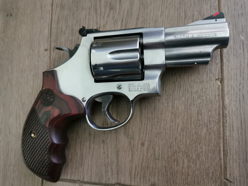 Smith & Wesson 629-6 DeLuxe 3" .44Mag im original Koffer – Bild 3
