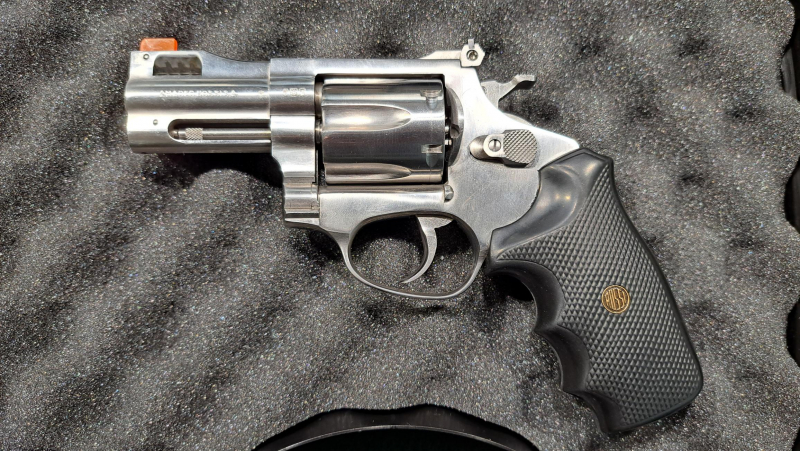 Revolver ROSSI 762 , Stainless, .357 Magnum mit Zubehör – Bild 2