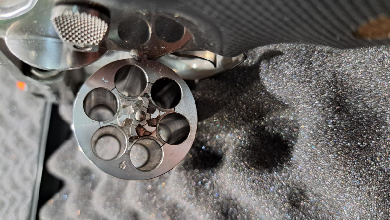 Revolver ROSSI 762 , Stainless, .357 Magnum mit Zubehör – Bild 4