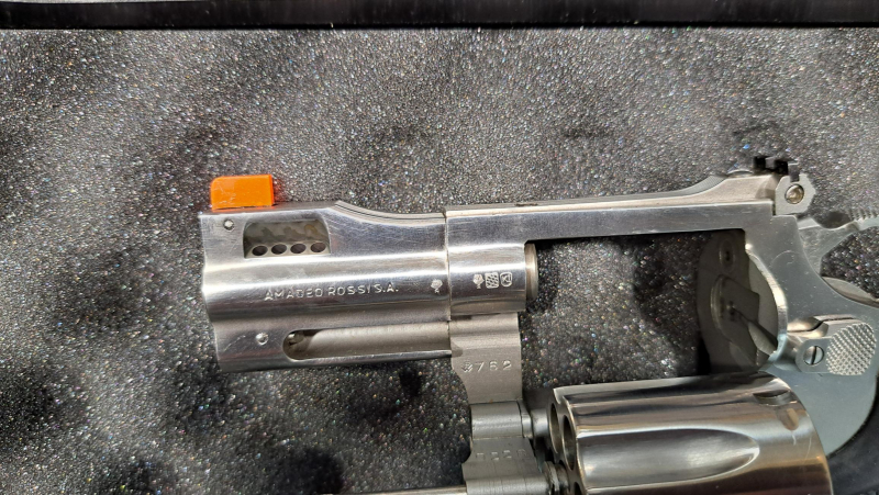 Revolver ROSSI 762 , Stainless, .357 Magnum mit Zubehör – Bild 6