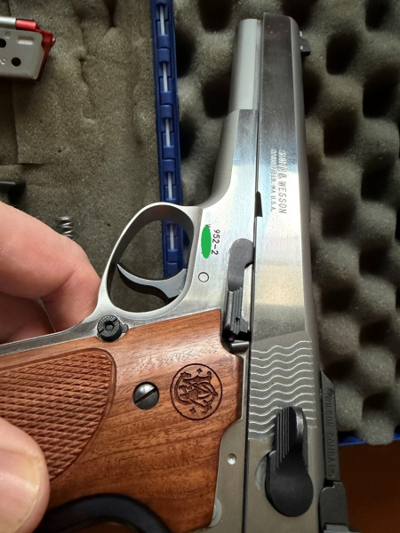 SPORTSCHÜTZENTRAUM S&W Masterpiece 952 – Bild 4