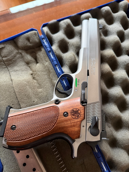 SPORTSCHÜTZENTRAUM S&W Masterpiece 952 – Bild 2
