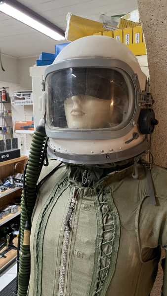 Mig druckanzug mit Helm – billede 2
