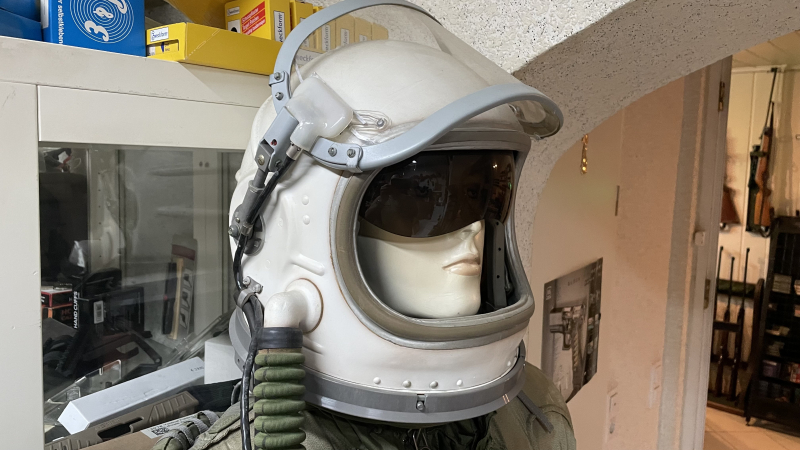 Mig druckanzug mit Helm – billede 3