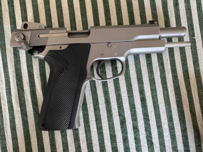 Smith & Wesson 4506-1 in .45 Auto – obrázek 4