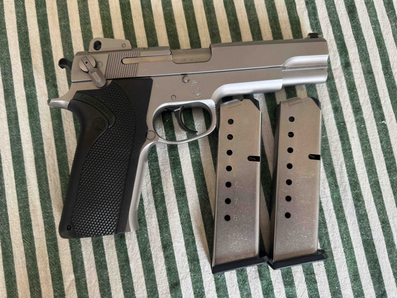 Smith & Wesson 4506-1 in .45 Auto – obrázek 2