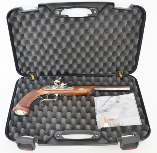 Steinschloßpistole Pedersoli Le Page, Kaliber .45, mit Koffer und Feuersteinen, 2009 – Bild 6