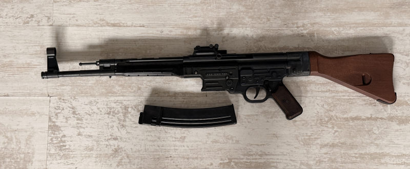 GSG STG 44 – 9 mm P.A.K. – Echtholz – Top Zustand – image 2