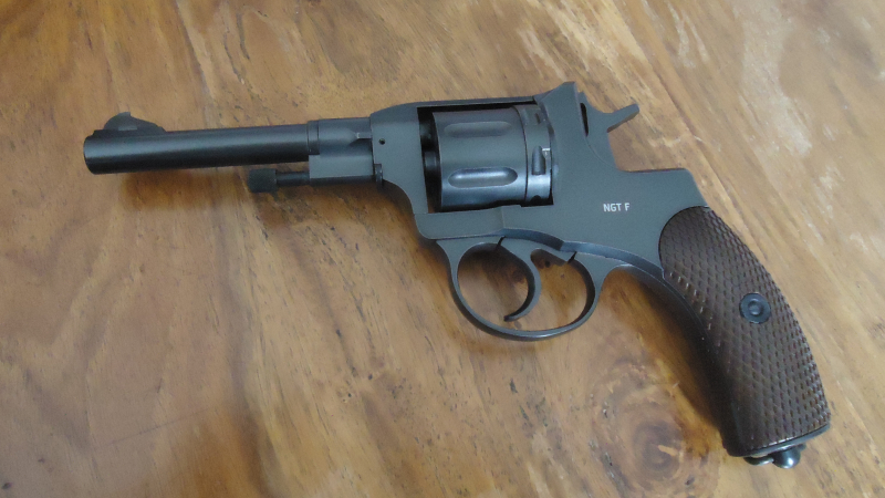 CO2 - Revolver Nagant 1895 in Kaliber: 4,5mm BB inkl. 7 x Adapter-Hülsen und Wanddisplay – billede 4