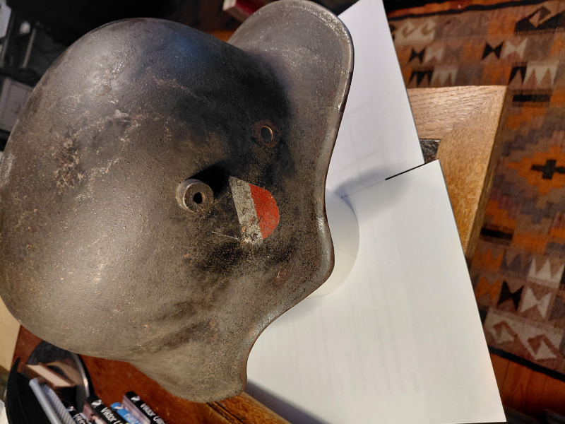 Stahlhelm M 18 und Schirmmütze – Bild 2