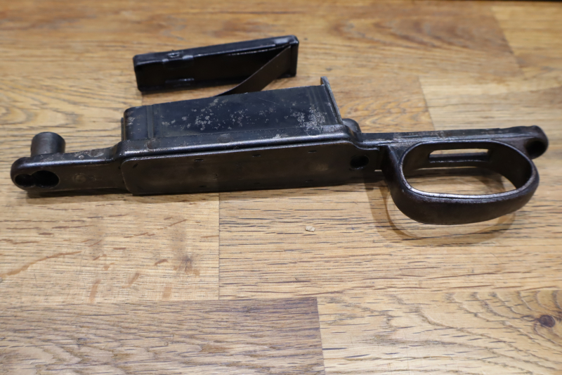 magazinkasten für K 98 Luftwaffe mit Zubringer und Feder – Bild 2