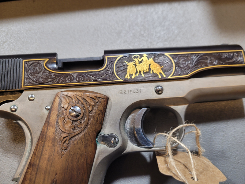 Colt Modell 1911 Kaliber .45 Auto Graviert Holzgriffschalen Pistole – Bild 6