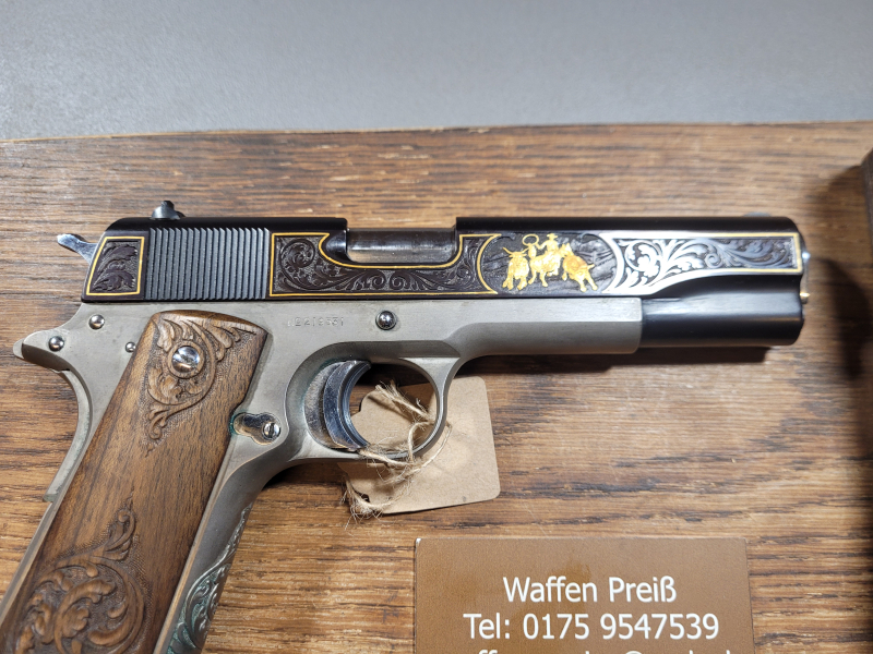Colt Modell 1911 Kaliber .45 Auto Graviert Holzgriffschalen Pistole – Bild 2