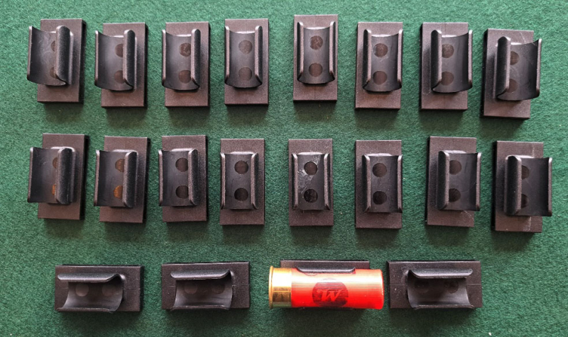 20 schwarze Kunststoff Schrotpatronenclips Kaliber 12, Hersteller Höppner und Schumann, neu – Bild 3