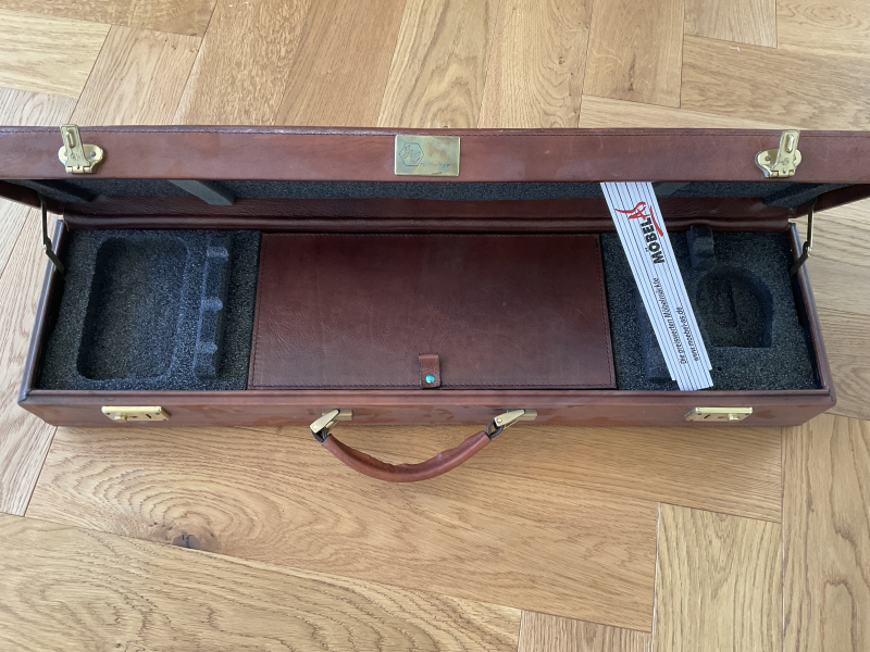 Waffenkoffer mit Lederbezug – Bild 3