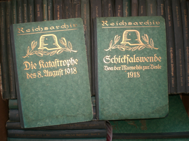 Antiquarisches Buchkonvolut: Reichsarchiv - die Schlachten des Weltkrieges 1914-18 – Bild 2