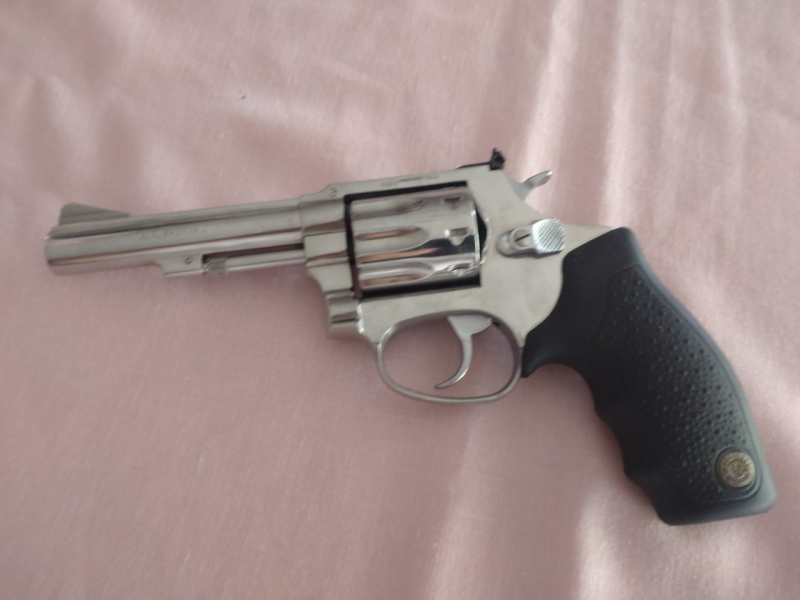Taurus Revolver Edelstahl neuwertig Kal. 22 lr neuwertig – Bild 3