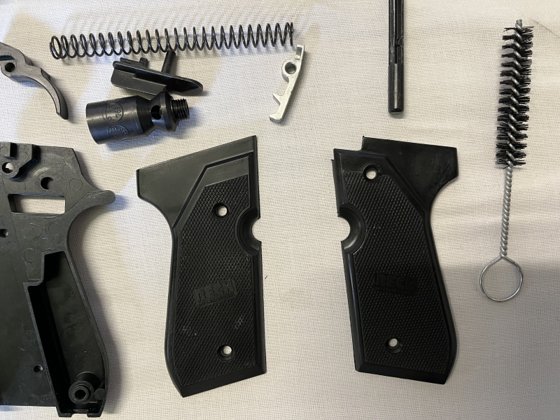 Beretta F92 9mm Schreckschuss in Teilen – Bild 3