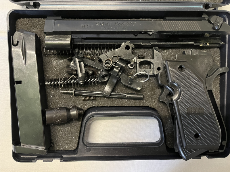 Beretta F92 9mm Schreckschuss in Teilen – Bild 4