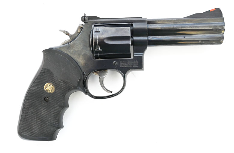 Revolver Smith & Wesson Modell 586-3, Kaliber .357Magnum, Pachmayr Griff und Originalgriff – Bild 2