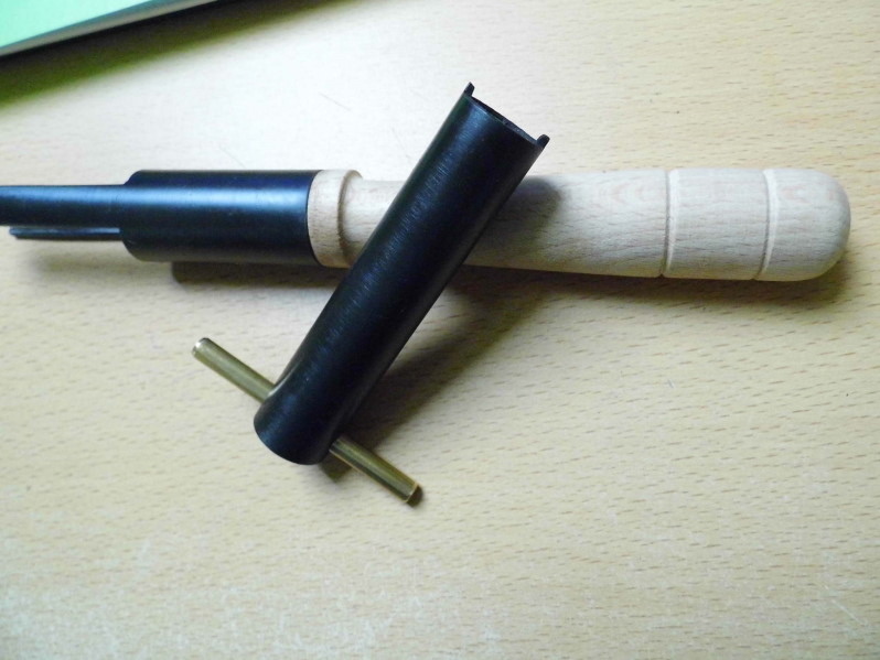 Für HAENEL -Luftgewehre Werkzeuge/Federgabel zum Federwechseln /Stoßröhrchenausbau – Bild 2