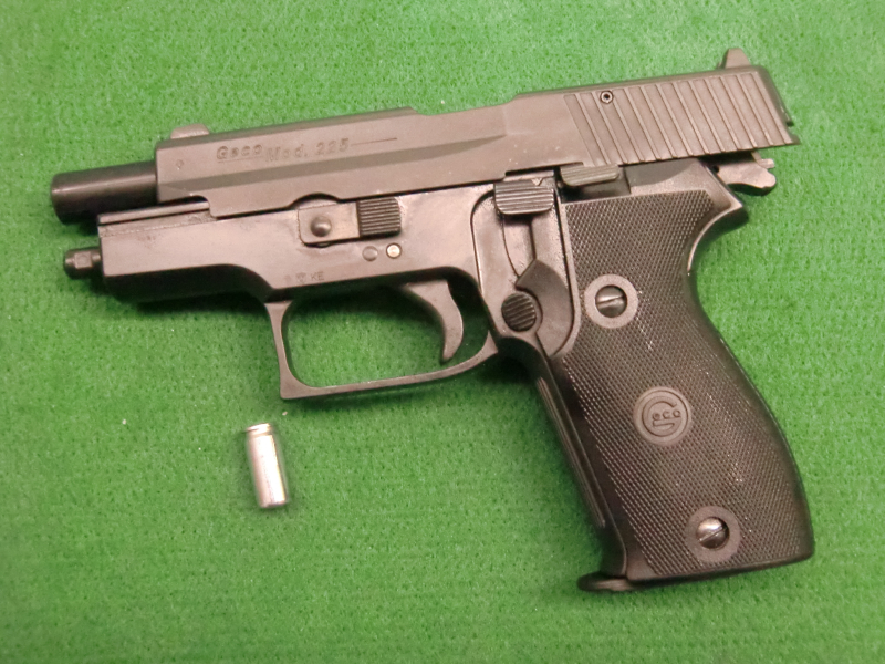 GECO 225 9mm KnallPTB 636 von 1994 schöne SiG Sauer P6 Kopie – Bild 1