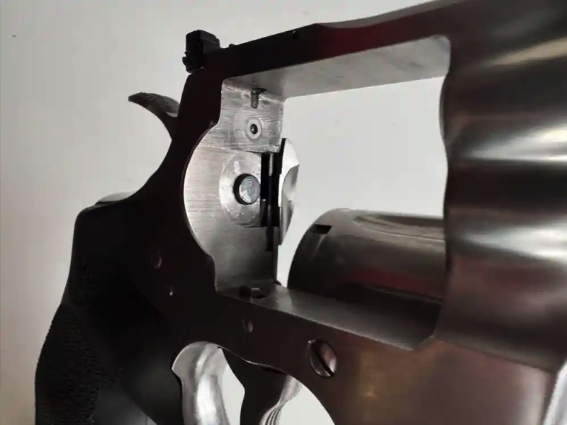 Colt Python 6 Zoll mit Holster und Holzgriffschalen – attēls 4