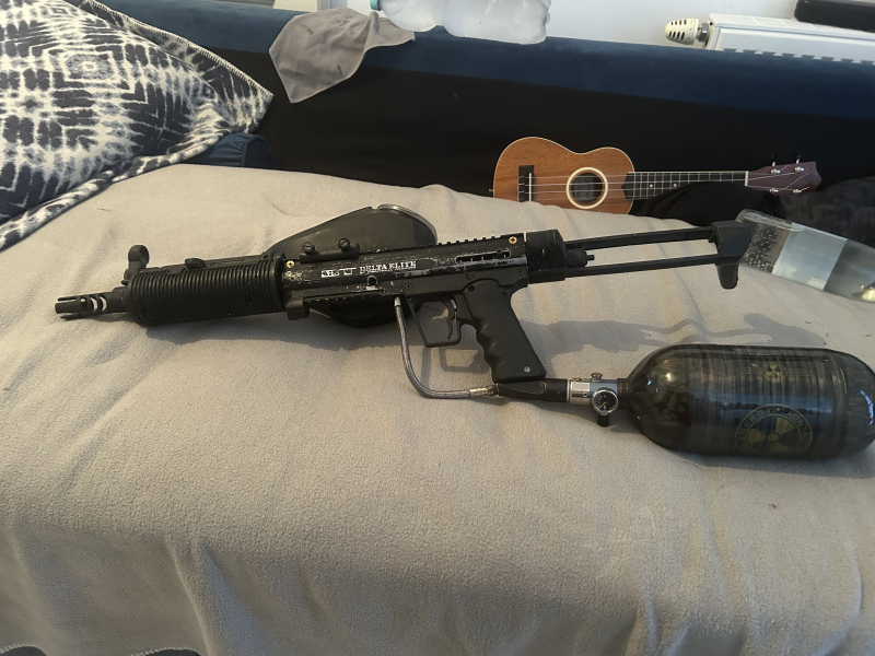 BT Delta Elite Paintball Markierer + Flasche⁠ – Bild 1