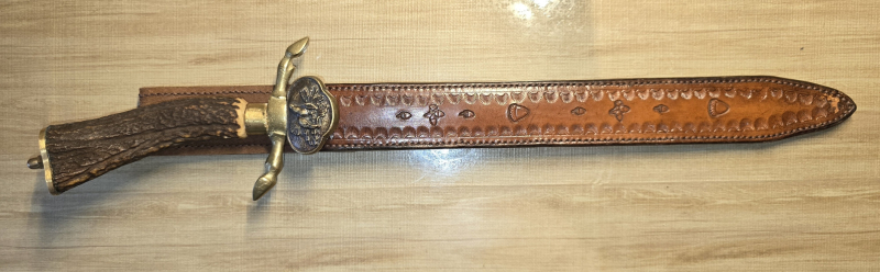 Alter Hirschfänger mit Lederscheide – image 3