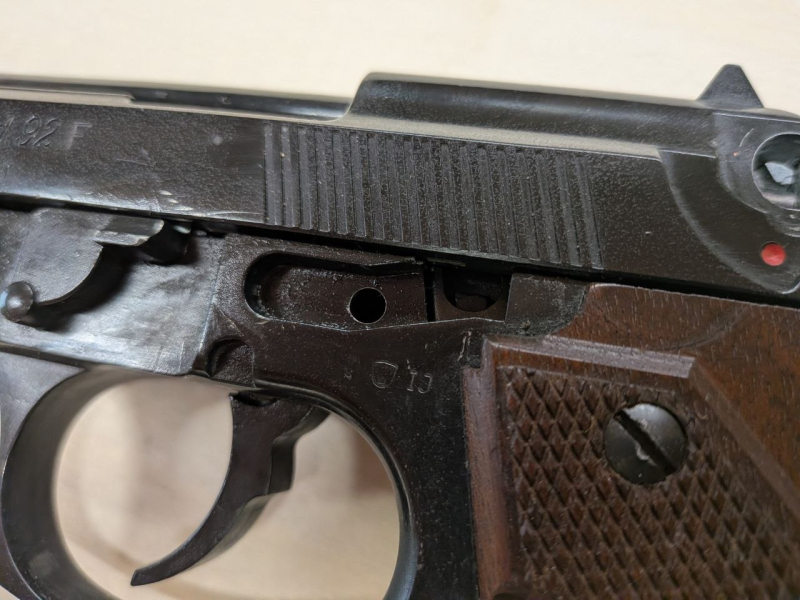 Reck Miami Mod. 92 F – Cal. 9mm P.A.K. – PTB 488 – Holzgriffschalen – West Germany – Defekt/Bastler – Bild 6