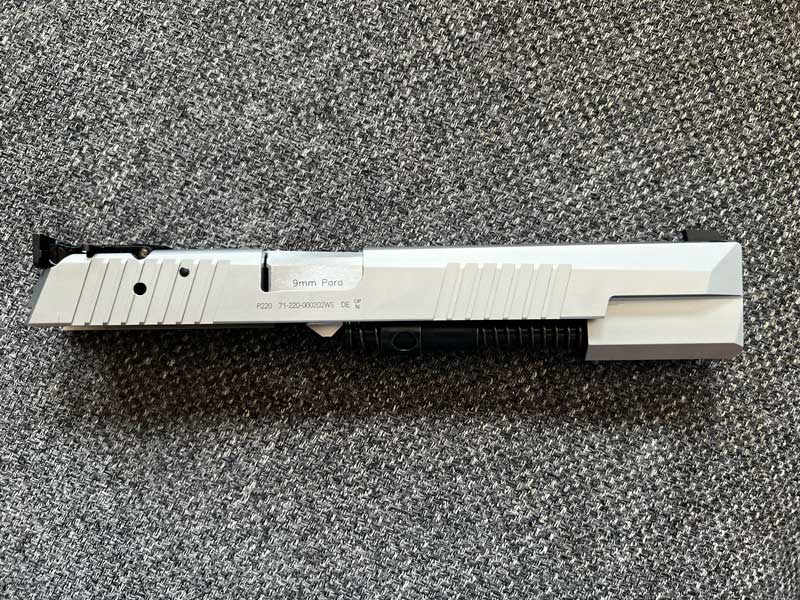 SIG Sauer P220 X-SIX Kaliber .45 inkl. Wechselsystem für 9mm – Bild 5