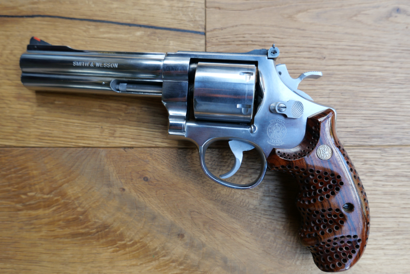 Smith & Wesson Revolver Mod. 627 stainless, 357 Magnum, gebraucht – Bild 1