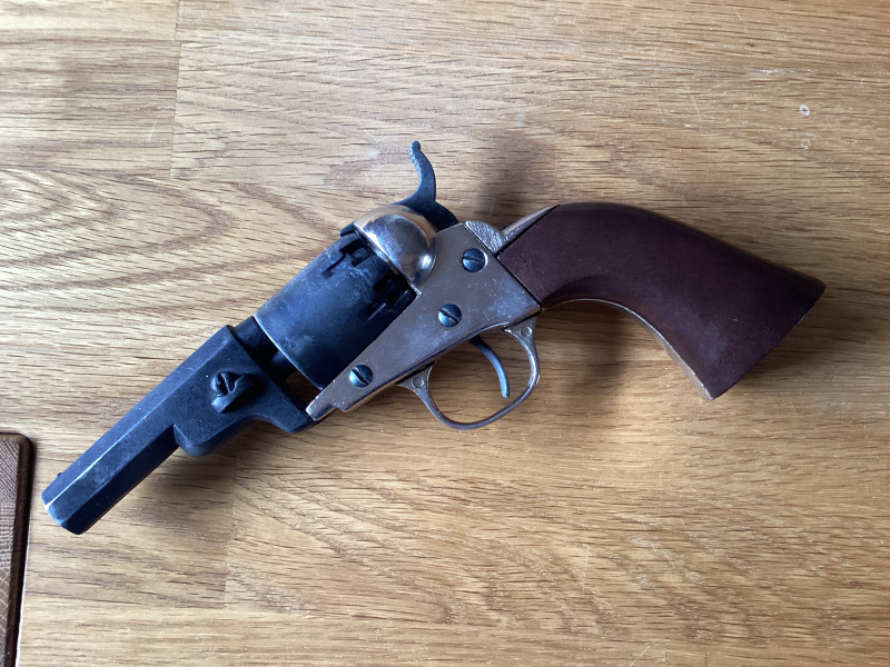 Kurzer Six - Schooter mit Holster – Bild 1