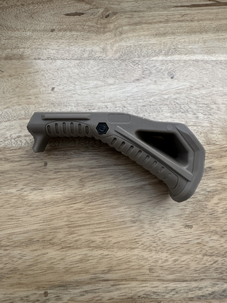 Picatinny abgewinkelter Vordergriff Angled AFG AR15 FDE 223 HK416 556 – Bild 2