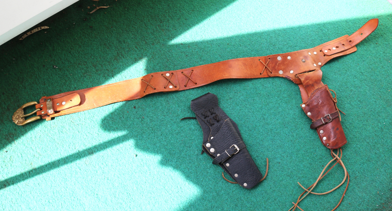 Verkaufe zwei Holster (sehr Alt) – Bild 2