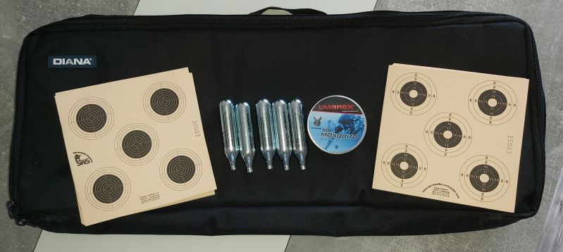 Diana Chaser Pistol mit Schalldämpfer und Zubehör – Bild 3
