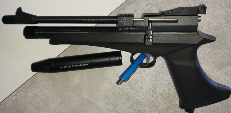 Diana Chaser Pistol mit Schalldämpfer und Zubehör – Bild 2