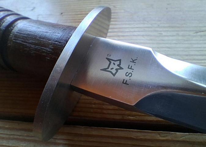 Original Fox Fairbairn Sykes FX-593 Dolch -Walnuss-Griff, Hill Knives Design – Bild 4