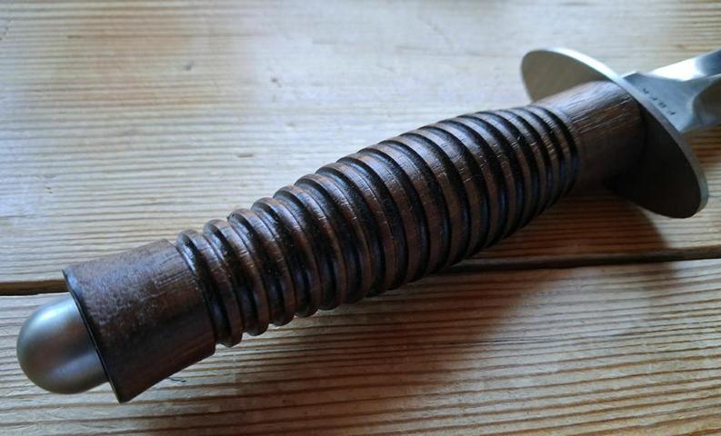 Original Fox Fairbairn Sykes FX-593 Dolch -Walnuss-Griff, Hill Knives Design – Bild 6