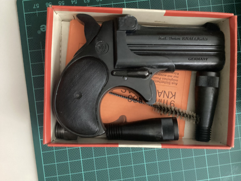 Derringer PTB 550 mit Lederholster – Bild 3