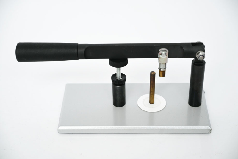 Konvolut mit Vorderladerzubehör, Pistonschlüssel, Pistons, Geschosssetzer usw. – Bild 2