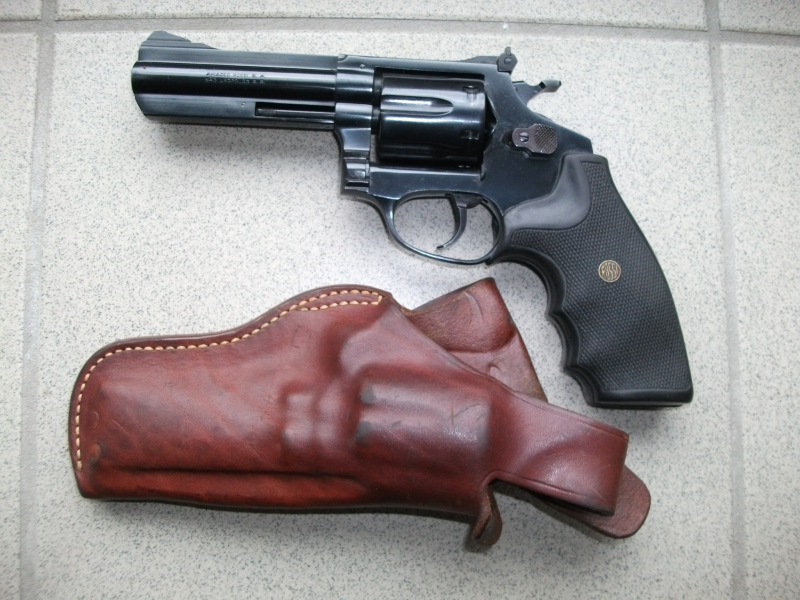 Rossi .357 Mag 4 Zoll – slika 1