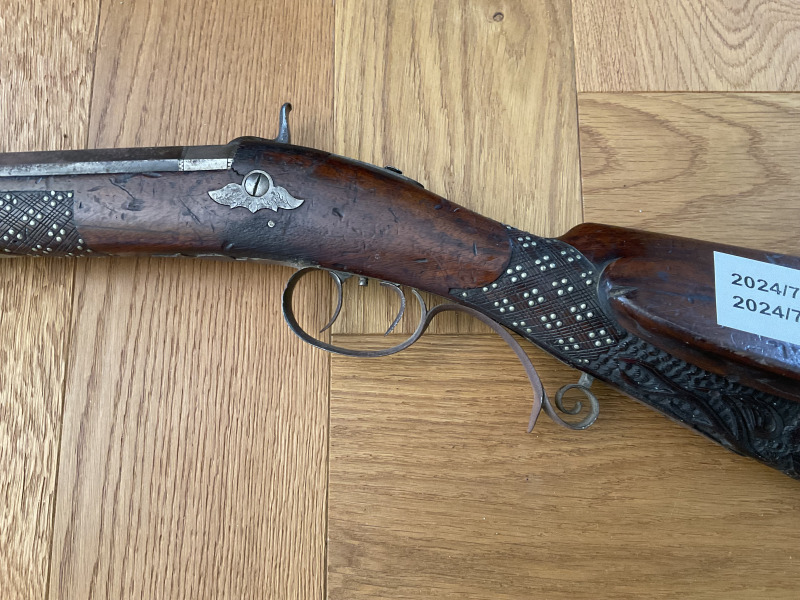 Vorderladergewehr mit Handschnitzereien – Bild 3