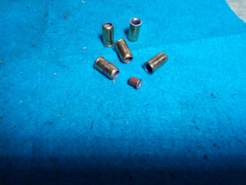 Biete REDUZIERHÜLSEN Kaliber 9mm/380 auf 209zünder.revolver – Bild 1
