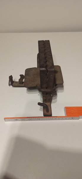 Falle Fangeisen 17 cm Schlagfalle Marder Waschbär Bärenfalle Jagd antik – Bild 3