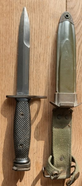 Original US M7 Bajonett für M16 / AR-15 – Hersteller IMPERIAL mit M8A1 Scheide (T.W.B.) – Bild 1
