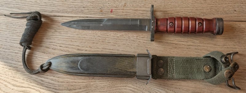 Bajonett US M1 Carbine / Niederlande M4 - E.&F. Hörster Solingen "HT" - seltene Durofol Holzscheide – Bild 1