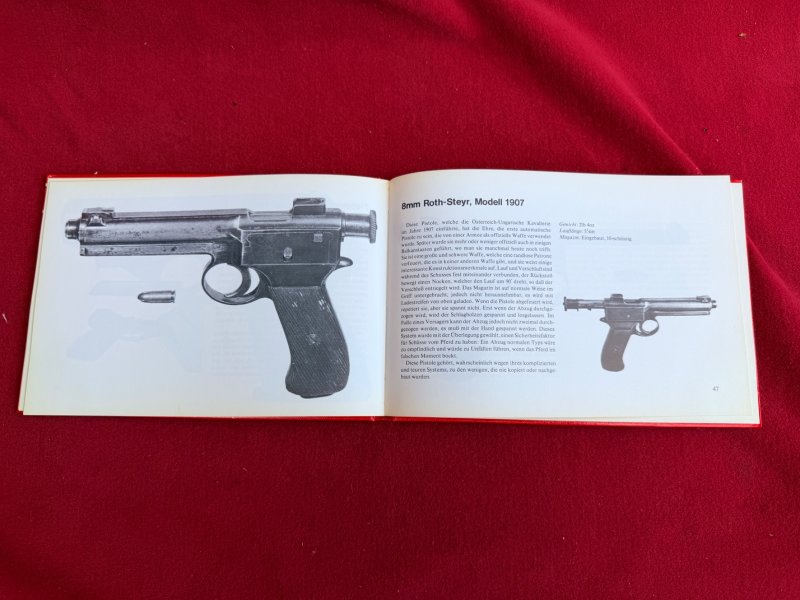 Armee Pistolen u. Revolver, Faustfeuerwaffen WK I und II – Bild 2