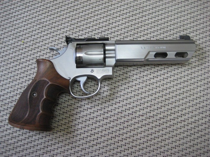 Revolvergriff (neuwertig) von Nill the Master für S&W Round Butt Mod. 585, 686, 66, 19, 17 – Bild 4